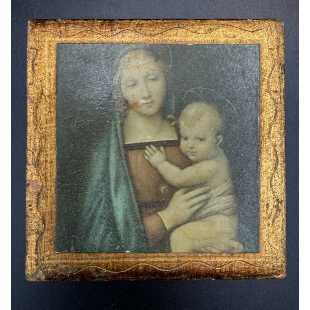 Italian Florentine Madonna w/ Child Wood Gold Gilded Rosary Trinket Box Vintage